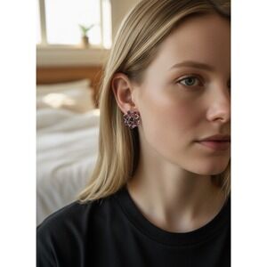 Vintage Purple Rhinestone Floral Sunburst Screw Back Earrings Gold Tone Retro